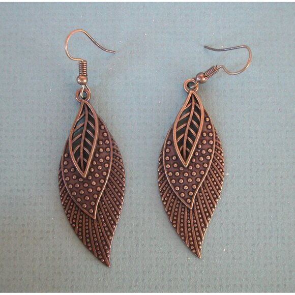 Antique Bronze Feather Necklace & Earrings Set With Chain Bracelet - Picture 2 of 6